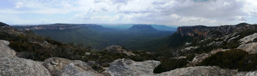 Capertee Valley with Pantoneys Crown taking centre stage