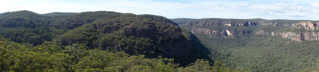 The magnificent panoramic view taken from the edge of the Wolgan Valley