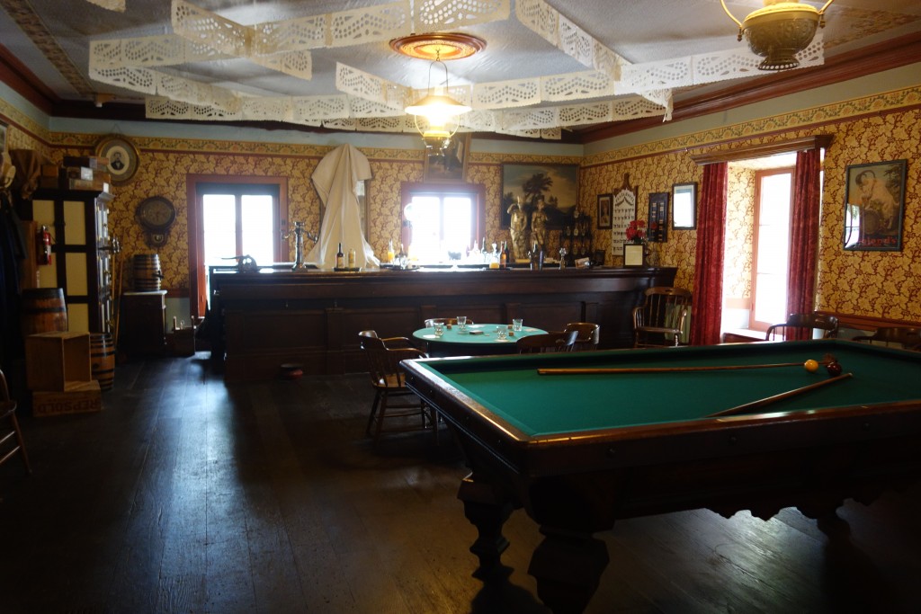 The bar in the hotel near the mission is said to have featured cowboys riding up to the bar on their horses and ordering drinks - that would have been good to see!