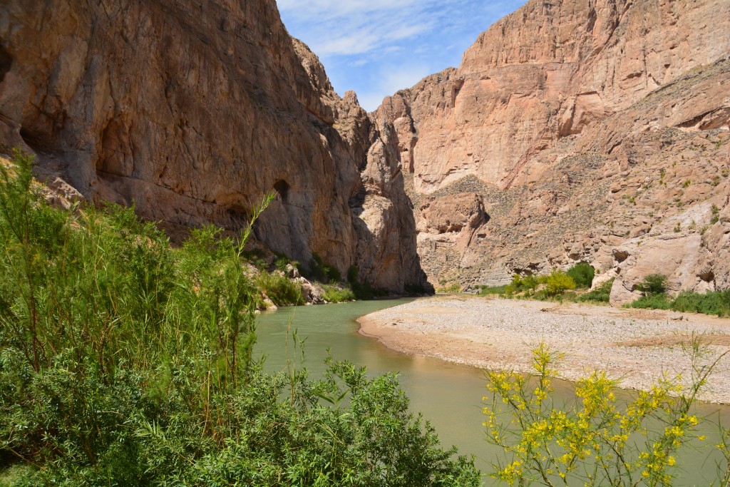 The walk back into Boquillas Canyon was spectacular