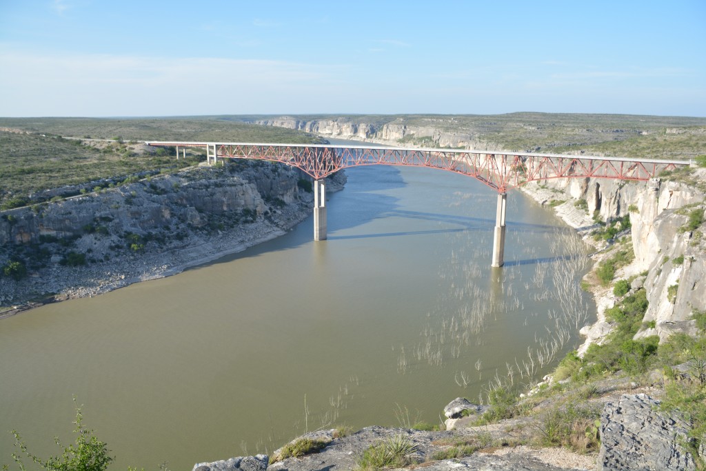 And just to prove that its not all about the Rio Grande - here's the magnificent suspension bridge we used to cross the almost-as-famous Pecos River