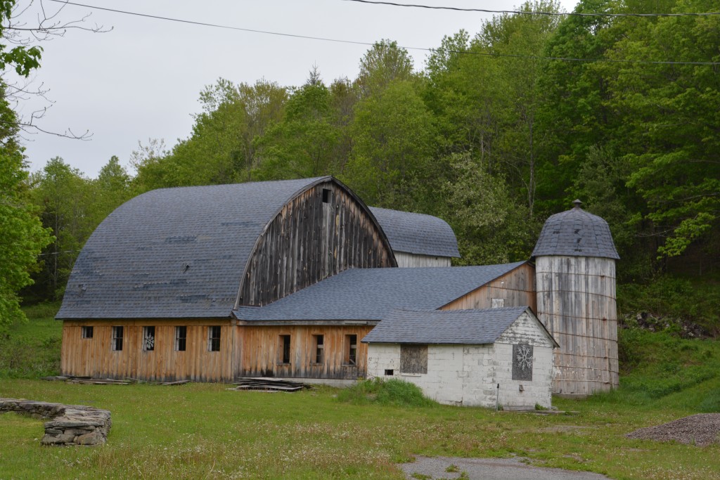 Another great old barn. Notice the grain silos are starting to appear.