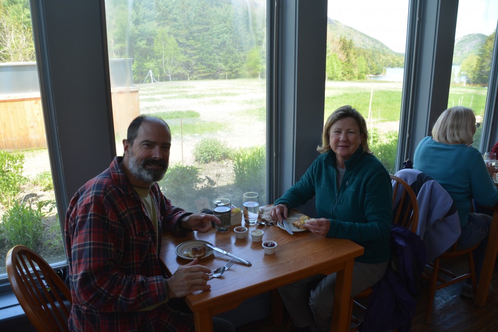 We had a very civilised morning with a drop into a cafe in the national park to try the local delicacy - a popover