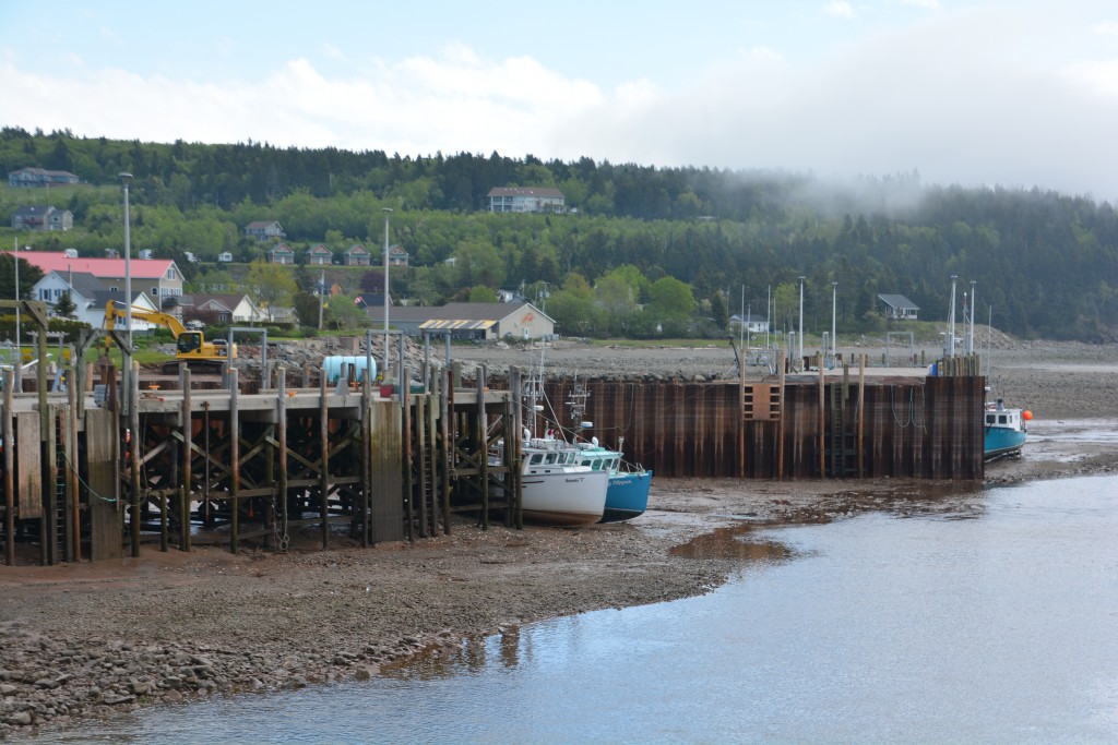 The same scene the next morning at low tide - you would never know I took these photos from the same spot