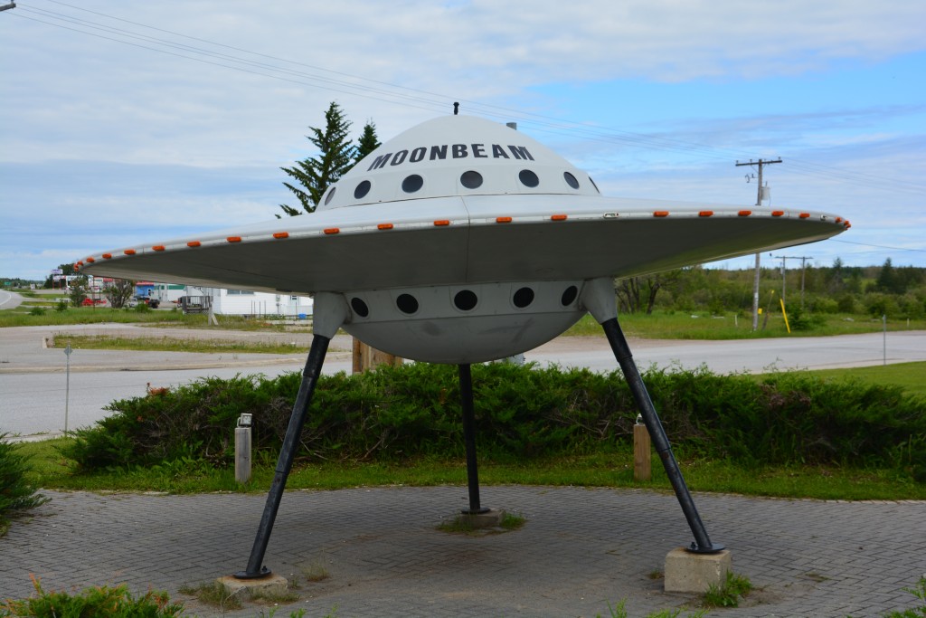 We visited the small town of Moonbean, origins of the name unknown but they played off the name and we stopped to see the spaceship