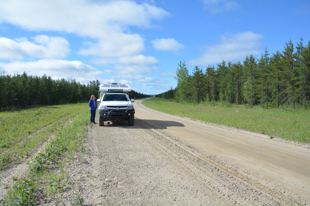 As always in these northern parts, long stretches of dirt roads with about one vehicle per hour