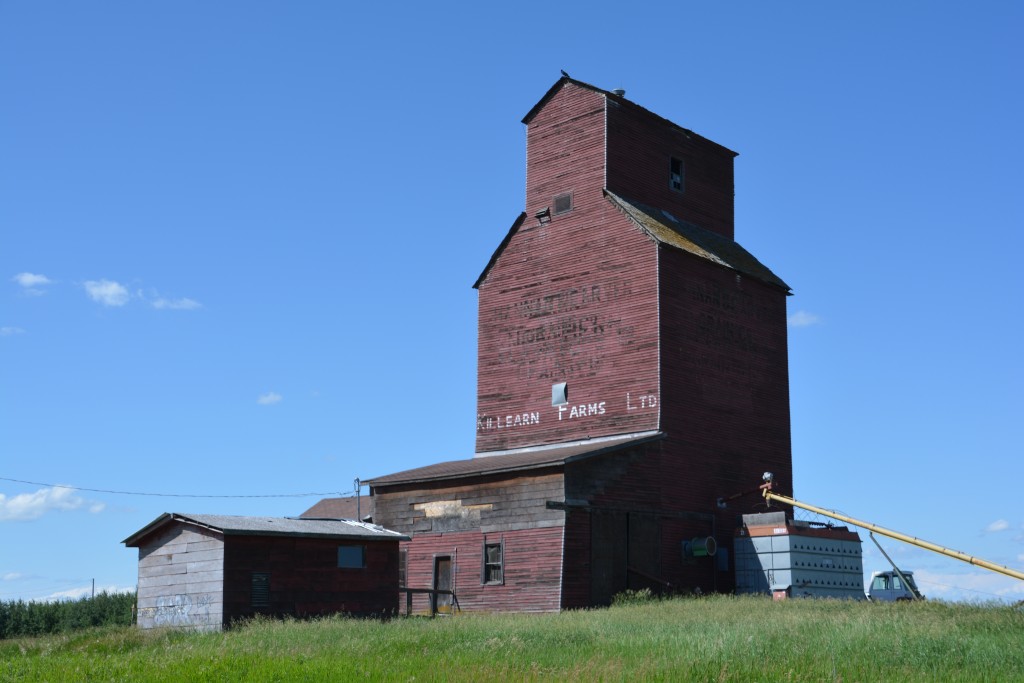 Here's another old grain elevator - they are a treasure on the flat Saskatchewan plains